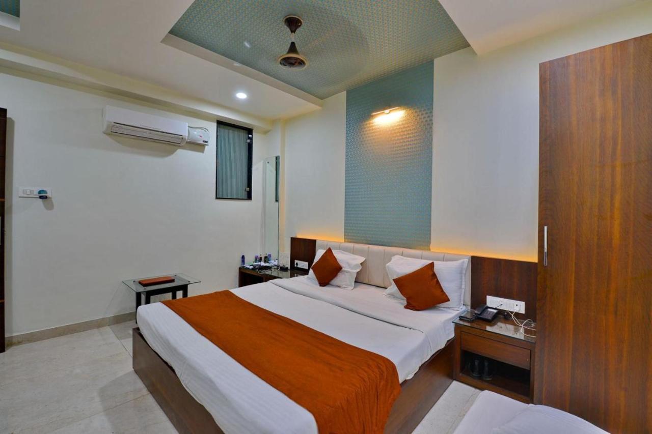 Hotel Tilak Bhopal Exteriör bild