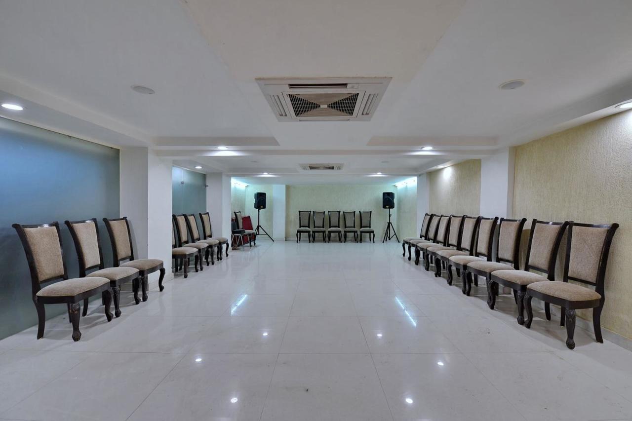 Hotel Tilak Bhopal Exteriör bild